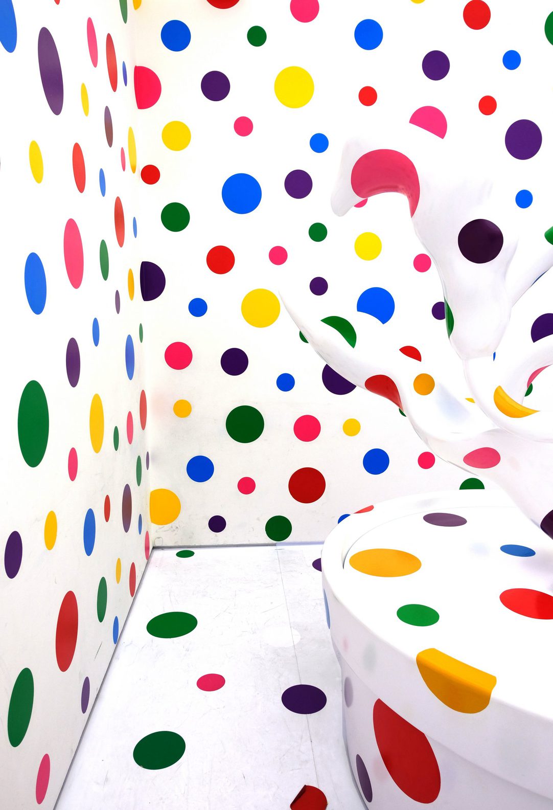 Infinite Polka-Dots Installation by Yayoi Kusama